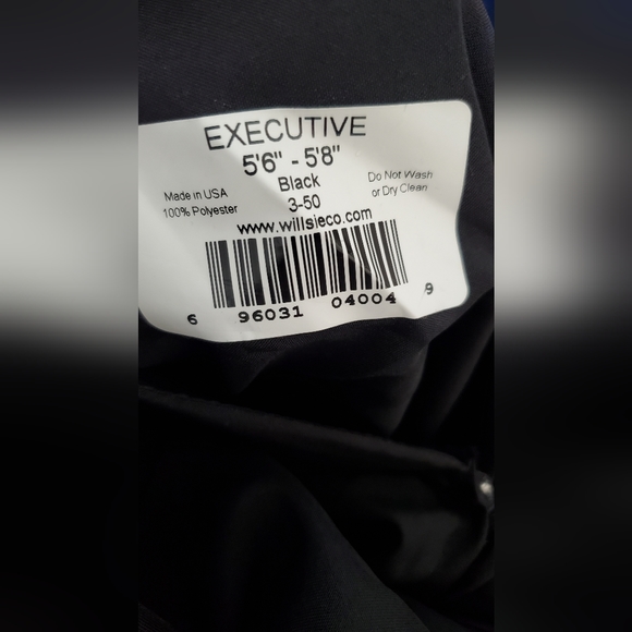 Cap & Gown 🎓✏️ - Picture 3 of 8